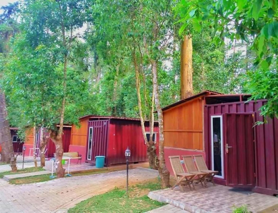 Lawu Forest Camp Sarangan Bagian luar foto
